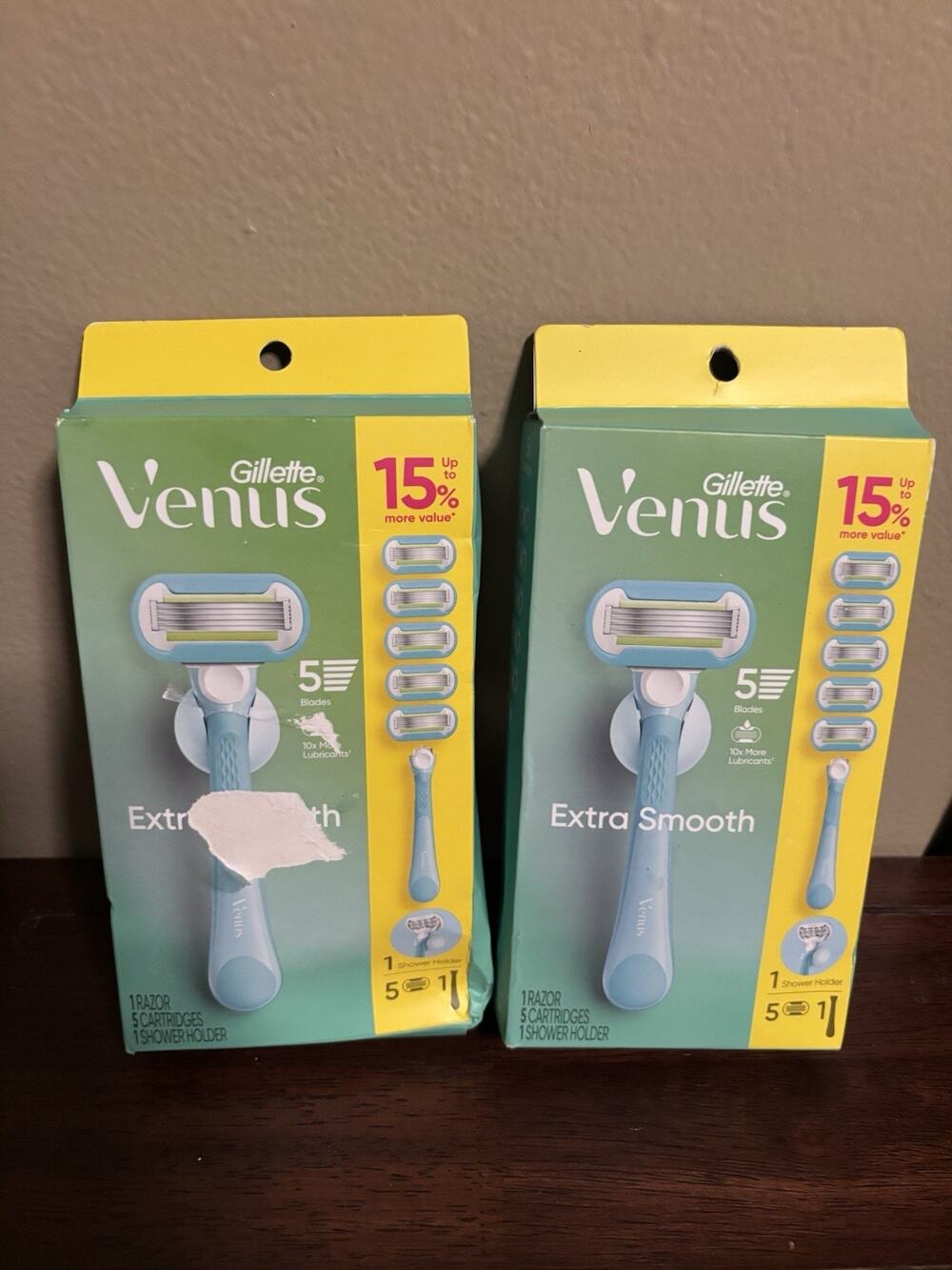 Lot Of 2 Gillette Venus Razors Extra Smooth 5 Blade + 5 Cartridges On Each